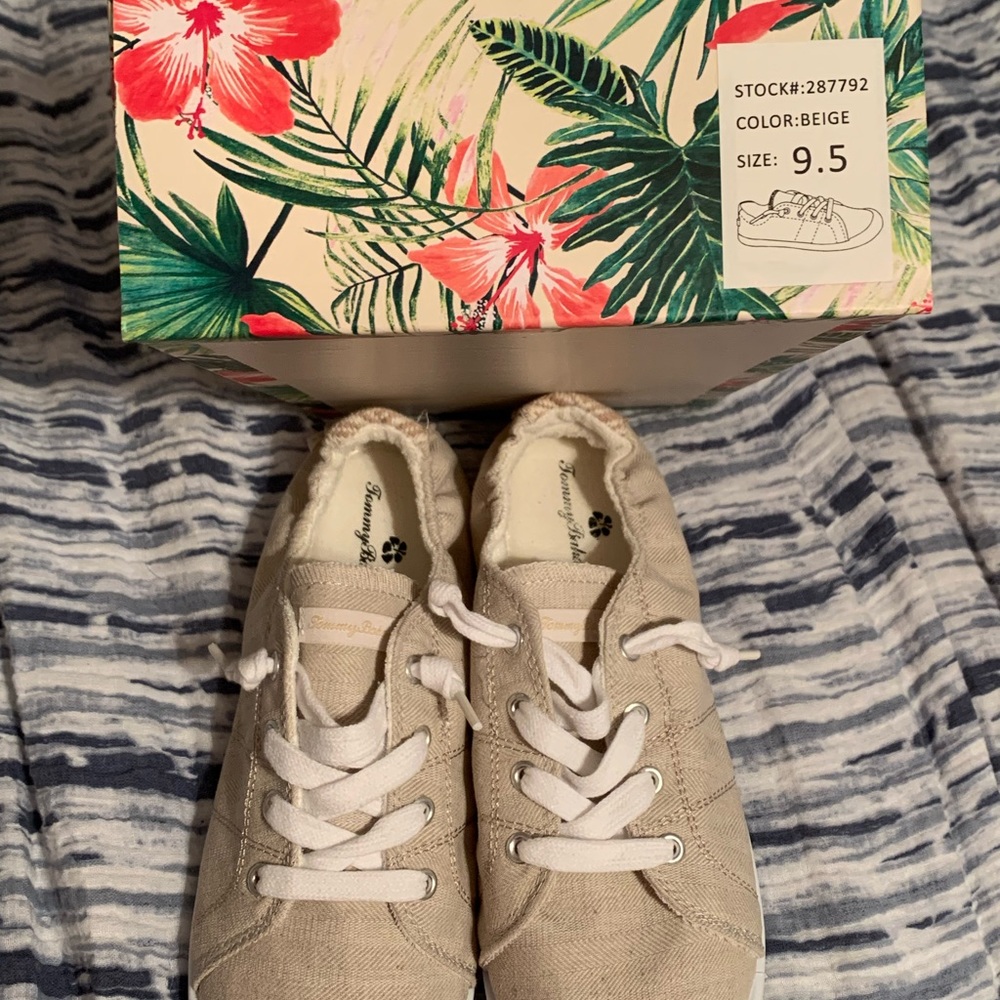 Women’s shoes
